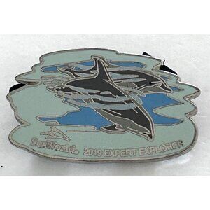SeaWorld Sea World 2019 Expert Explorer Dolphin Souvenir Lapel Pin